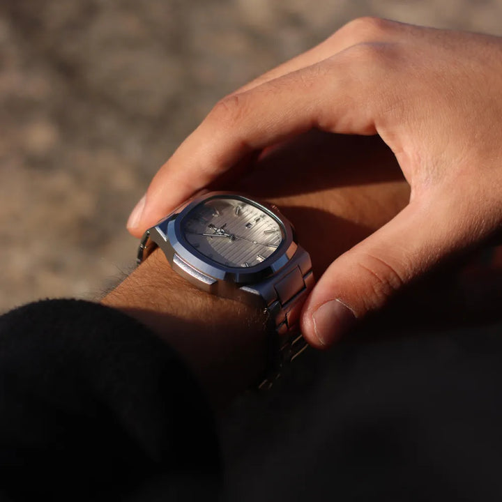 Relógio Prateado Luxotrix