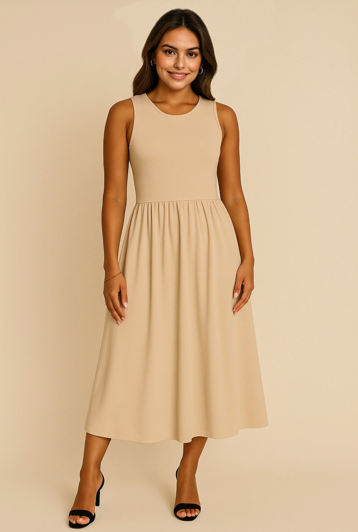 Vestido longo regata com gola redonda