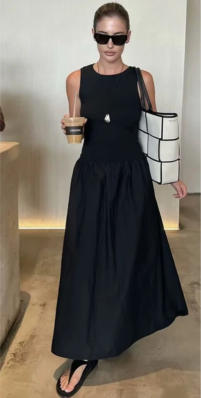 Vestido longo regata com gola redonda