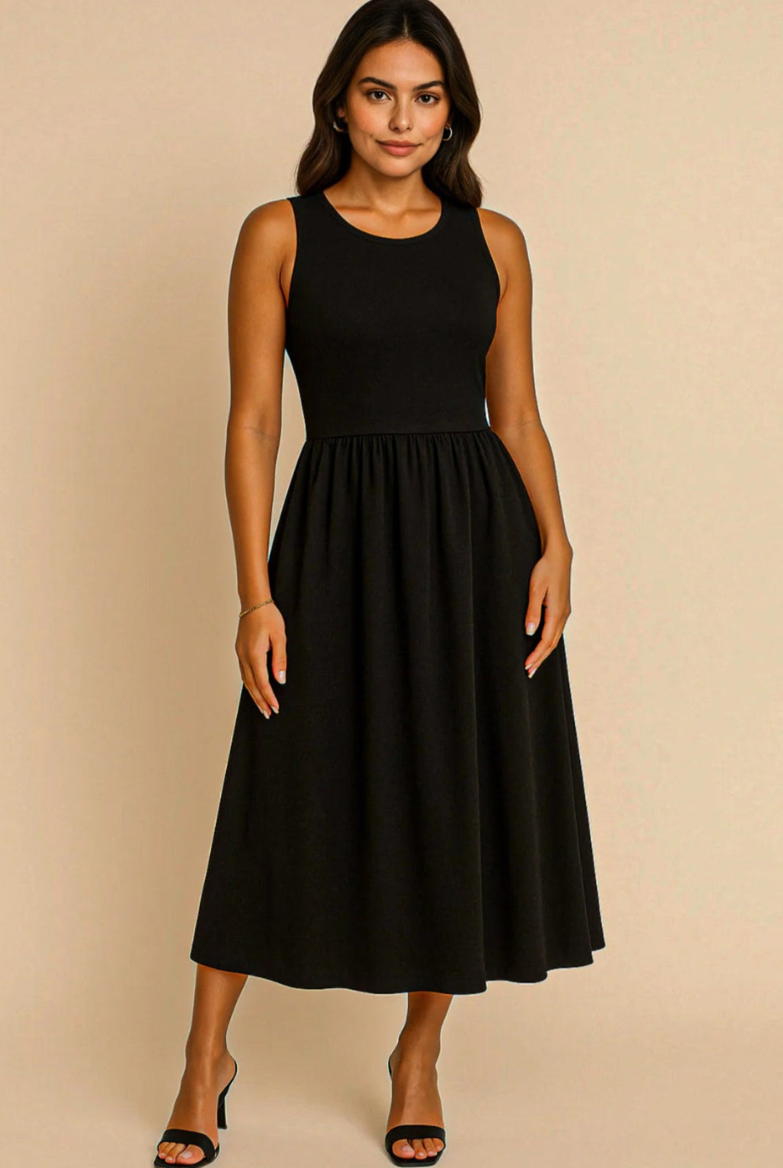 Vestido longo regata com gola redonda