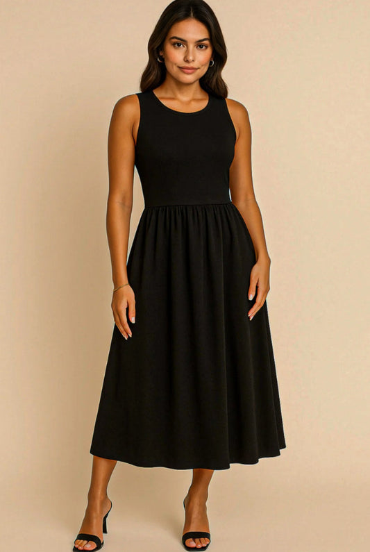 Vestido longo regata com gola redonda